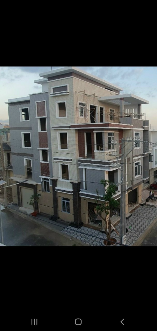 Bán khách sạn góc 2 mặt tiền gần chợ Hương Phước, UBND phường Phước Tân giá 8.8 tỷ