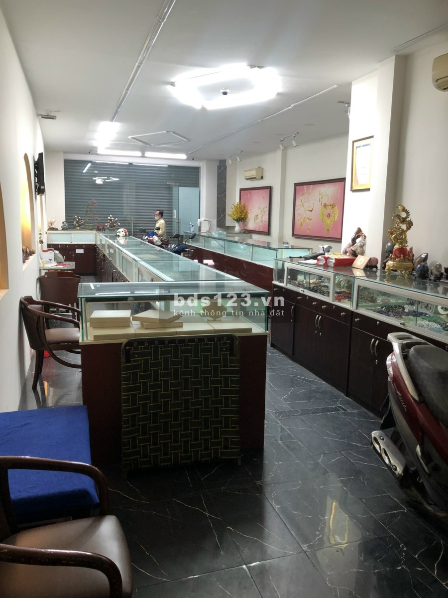 Mặt tiền Nguyễn Đình Chiểu (2 chiều) Quận 3, chính chủ cho thuê nhà 135m2 vừa hết hợp đồng, giá tốt