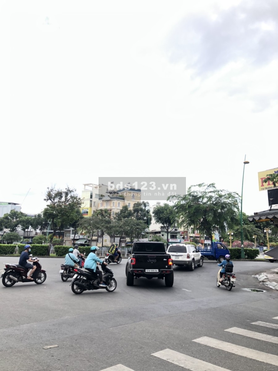 Bán nhà nguyên căn mặt tiền đường Trương Định, Quận 3, diện tích 50m2, giá bán 23.9 tỷ
