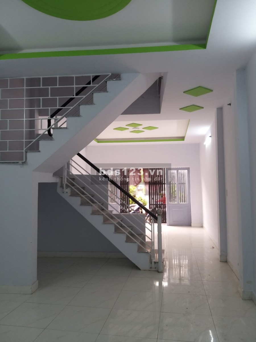 Bán nhà trên đường Nguyễn Thị Đặng, Quận 12 khu dân cư đông đúc, hàng xóm văn minh
