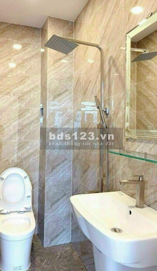 Bán gấp nhà Lô góc, mặt tiền bình long Q.tân phú, 5,2 x 12m, 5 lầu, 10 tỷ. (còn thương lượng)