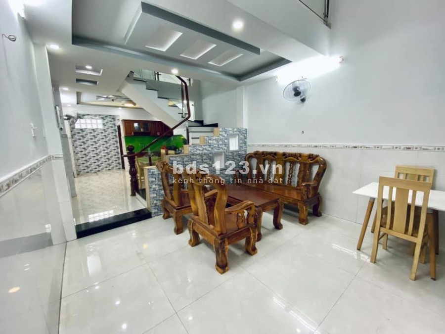 Nhà ngộp hẻm xe tải 8m kinh doanh Thoại Ngọc Hầu Tân Phú 50m2 giá rẻ LH 0896721788