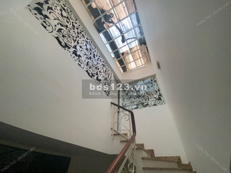 Bán nhà phố khu đô thị Vạn Phúc, nội thất cao cấp, hình thật giá 18 tỷ (thương lượng)