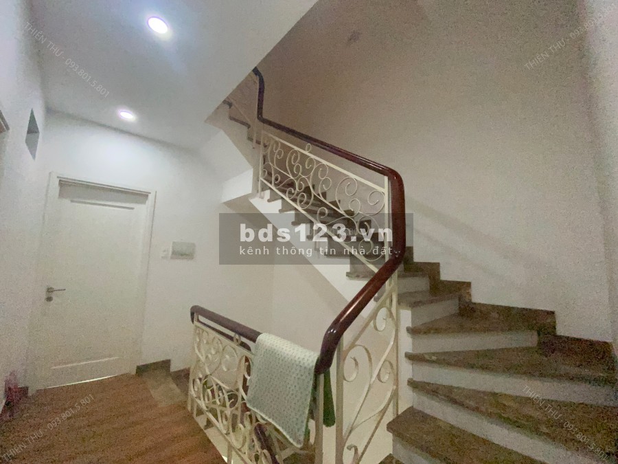 Bán nhà phố khu đô thị Vạn Phúc, nội thất cao cấp, hình thật giá 18 tỷ (thương lượng)