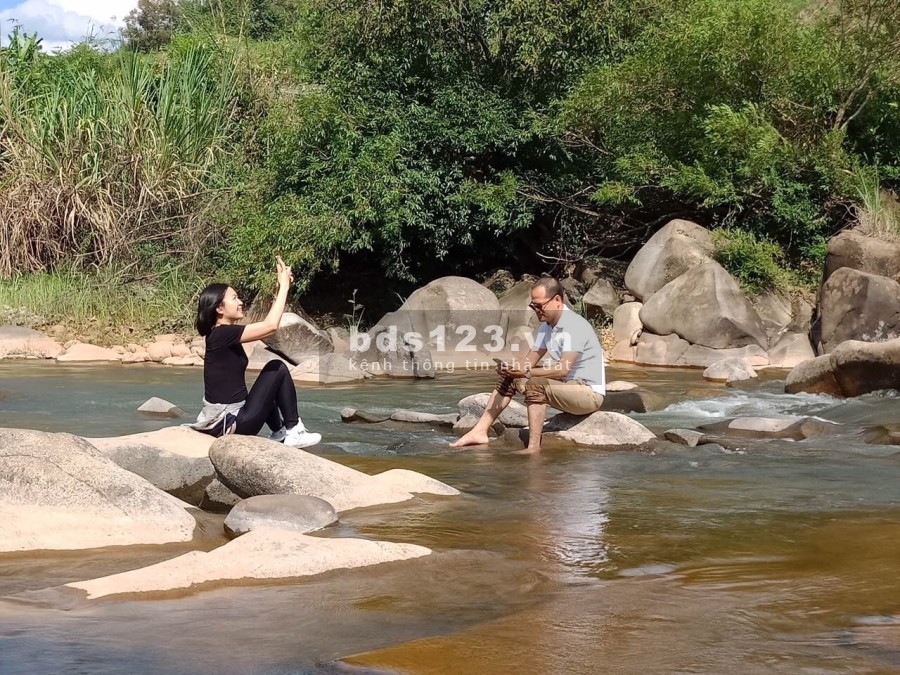 KẸT TIỀN CẦN BÁN GẤP LÔ ĐẤT 3000M TRONG ĐÓ CÓ 400M ĐẤT THỔ CƯ - MADAGUI - LÂM ĐỒNG