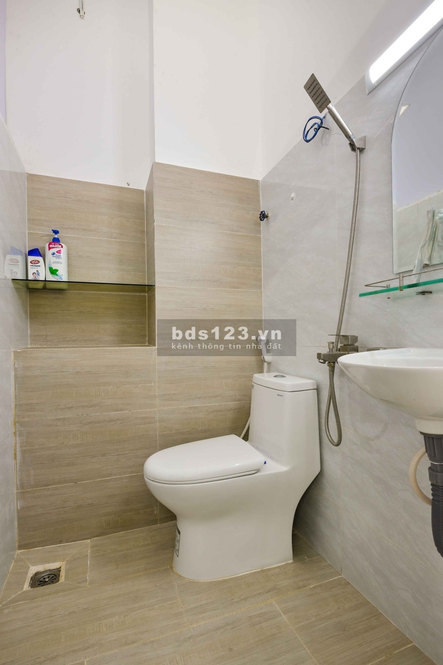 Bán nhà ở mặt tiền kết hợp căn hộ dịch vụ 10 phòng, dòng tiền 40tr/tháng giá 18.5 tỷ