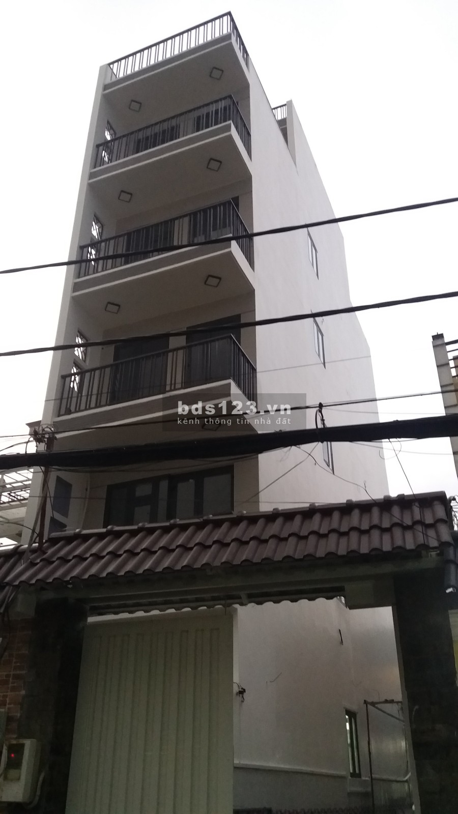 Bán nhà ở mặt tiền kết hợp căn hộ dịch vụ 10 phòng, dòng tiền 40tr/tháng giá 18.5 tỷ