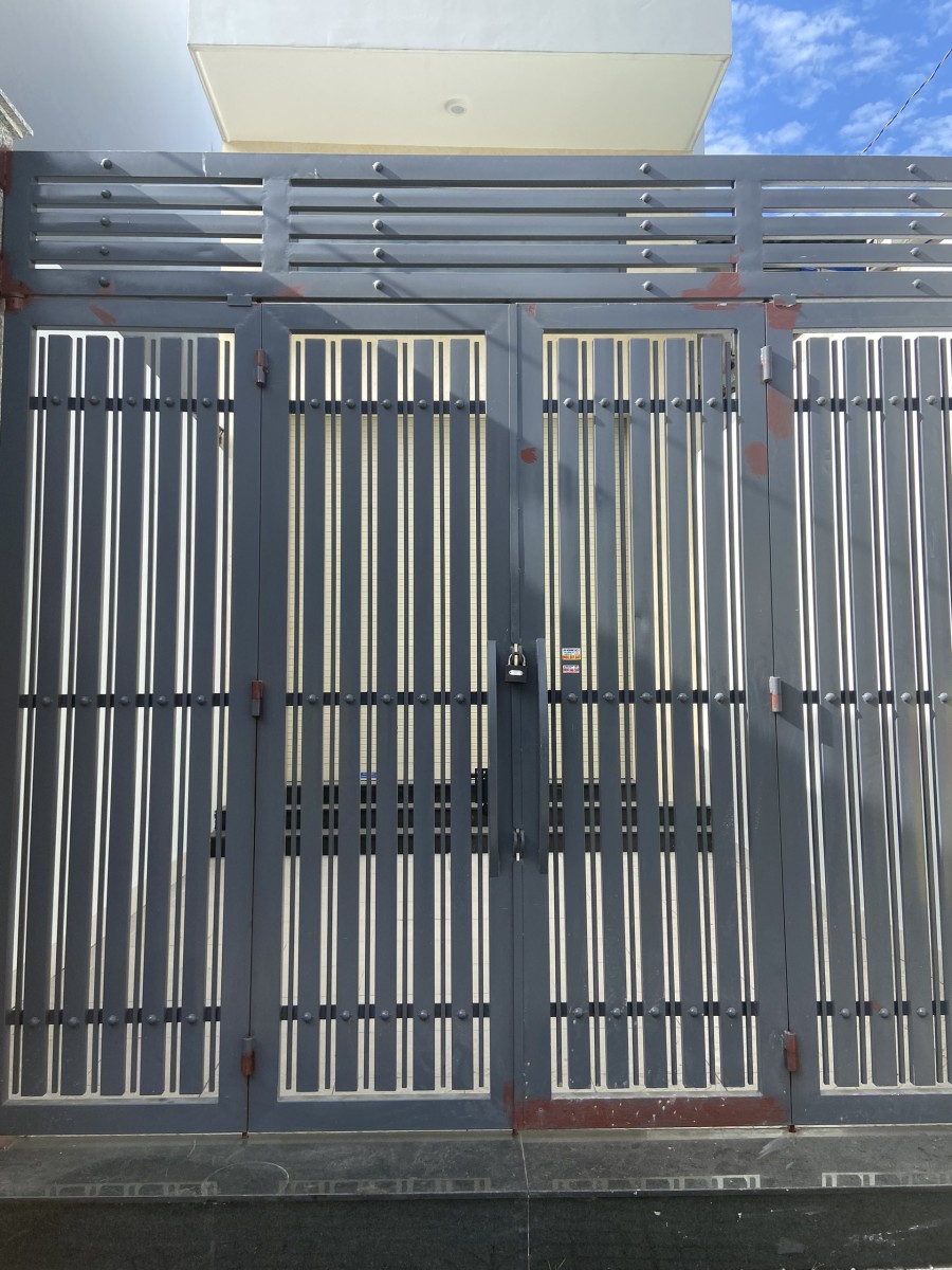 Cho thuê nhà nguyên căn mới xây mặt tiền Phan Văn Trị giá tốt đúc 1 trệt, 1 lầu thoáng