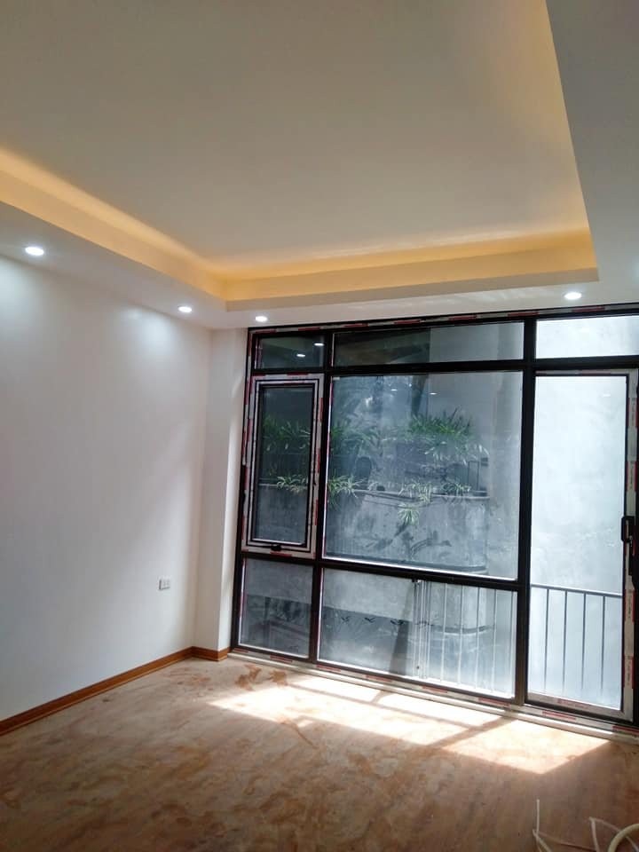 Nhà 6 tầng thang máy, phố Xuân Diệu, Quận Tây Hồ đúc kiên cố, sổ đỏ nở hậu, giá tốt
