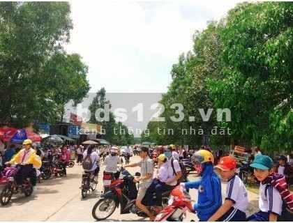 Cần tiền kinh doanh bán gấp đất 210m2 gần QL13 khu dân cư đông tiện kinh doanh