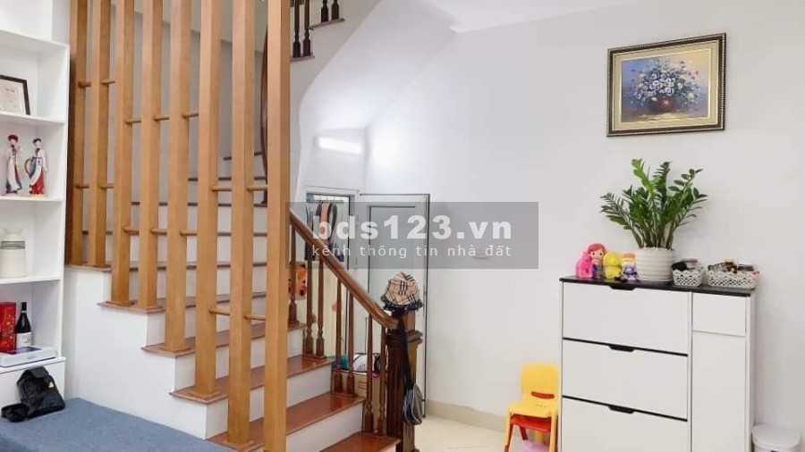 Bán nhà đẹp Nhân Hoà diện tích 30m2, 3 tầng mặt tiền 4.4m, giá 2.3 tỷ, kinh doanh tốt, sổ sẵn