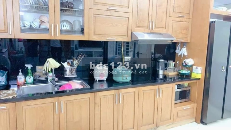Bán nhà đẹp Nhân Hoà diện tích 30m2, 3 tầng mặt tiền 4.4m, giá 2.3 tỷ, kinh doanh tốt, sổ sẵn