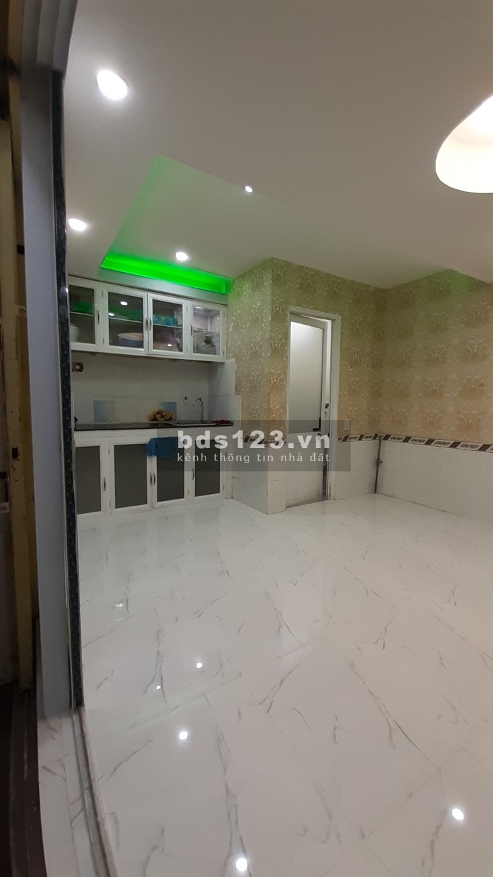 Bán Nhà ngay chợ Tân Thuận Quận 7 hẻm thông 2m7 giá bán chỉ 2.5 tỷ, sổ chính chủ