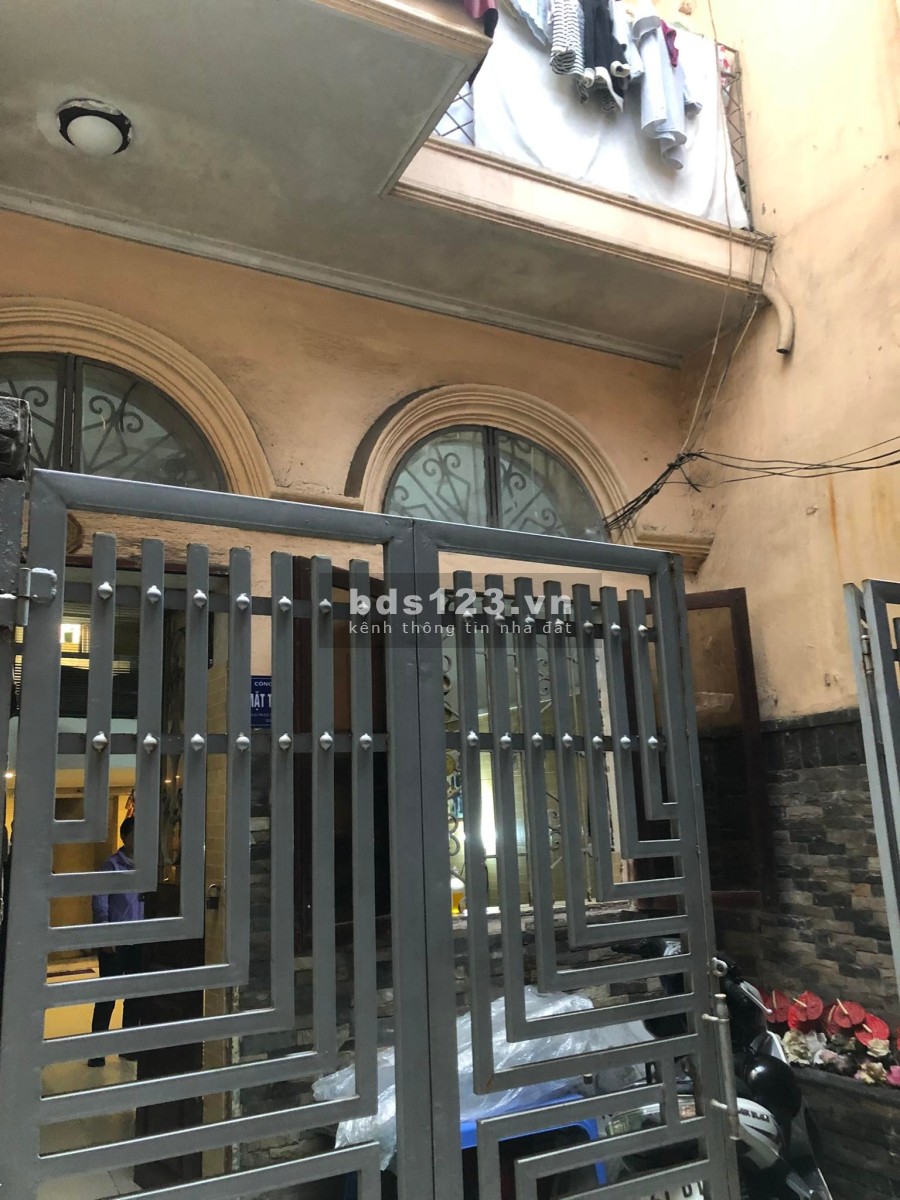 Bán nhà phố Tôn Đức Thắng, Hàng Bột, Đống Đa dtsd 50m2, 2 tầng, mặt tiền 4m, nở hậu đẹp (4,7 tỷ)