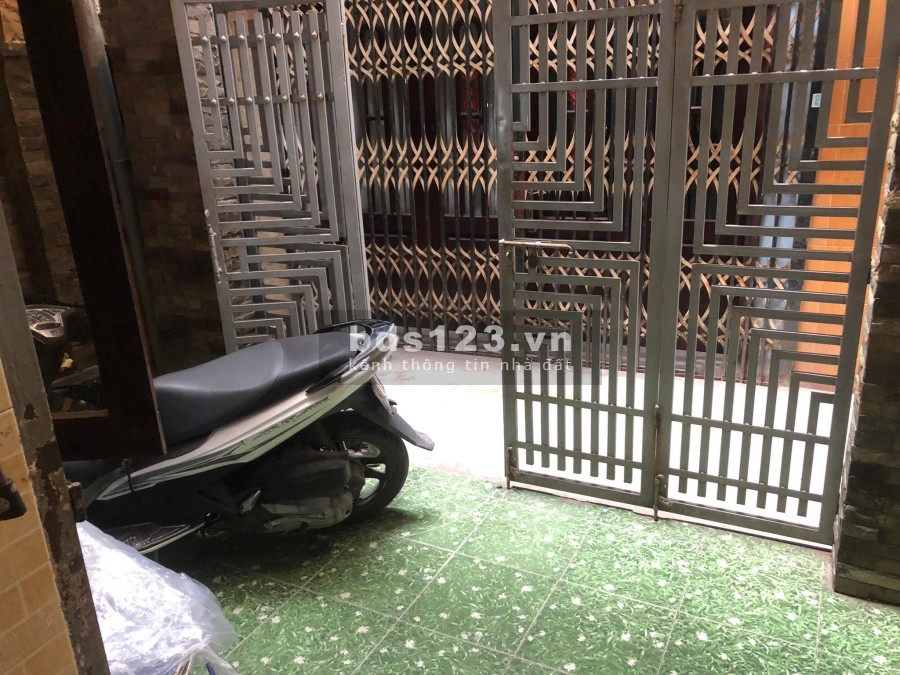 Bán nhà phố Tôn Đức Thắng, Hàng Bột, Đống Đa dtsd 50m2, 2 tầng, mặt tiền 4m, nở hậu đẹp (4,7 tỷ)