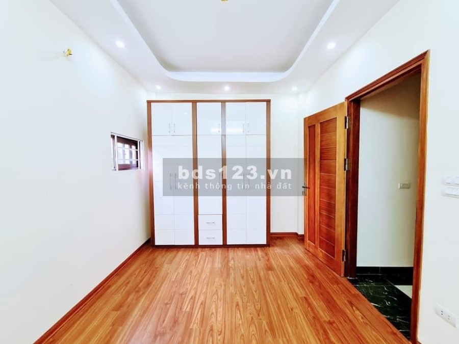 Cần bán gấp nhà Đền Lừ mới chưa ở diện tích sử dụng 40m2, 5 tầng, giá bán nhanh 5.5 tỷ