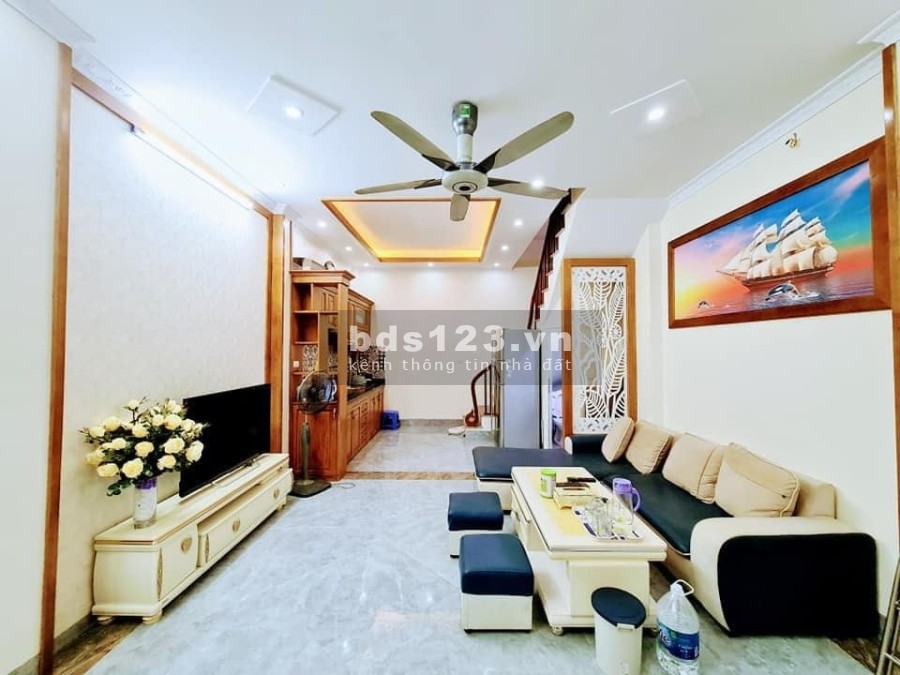 Cần bán gấp nhà Đền Lừ mới chưa ở diện tích sử dụng 40m2, 5 tầng, giá bán nhanh 5.5 tỷ