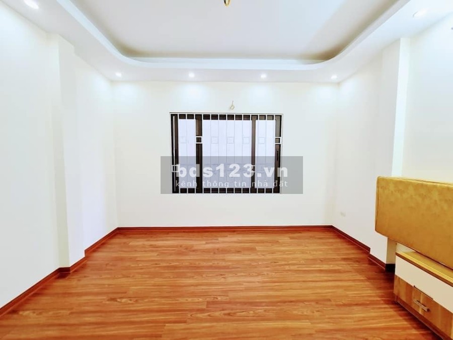 Cần bán gấp nhà Đền Lừ mới chưa ở diện tích sử dụng 40m2, 5 tầng, giá bán nhanh 5.5 tỷ