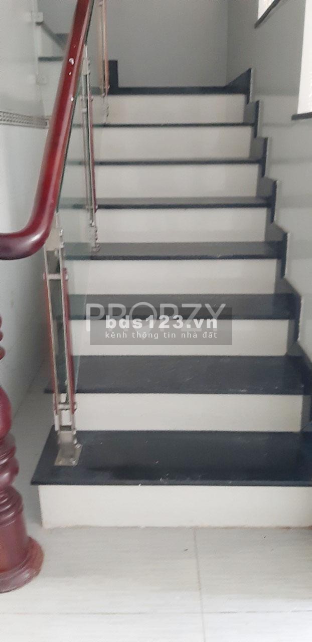 Cho thuê nhà nguyên căn hẻm xe ba gác phường Tân Thuận Đông Quận 7, lh 0902881329