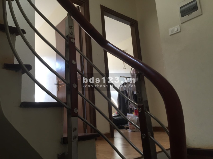 Cần bán gấp nhà Khương Thượng, diện tích 37m2, giá bán chỉ 6.5 Tỷ ngõ rộng xe ra vào thoải mái