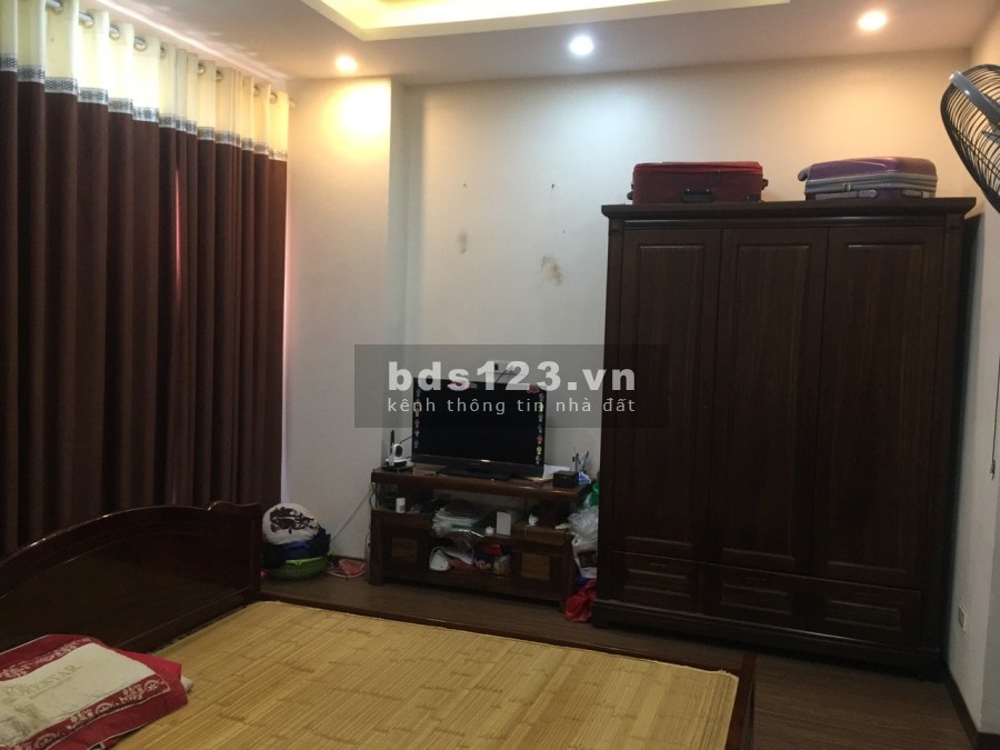 Cần bán gấp nhà Khương Thượng, diện tích 37m2, giá bán chỉ 6.5 Tỷ ngõ rộng xe ra vào thoải mái