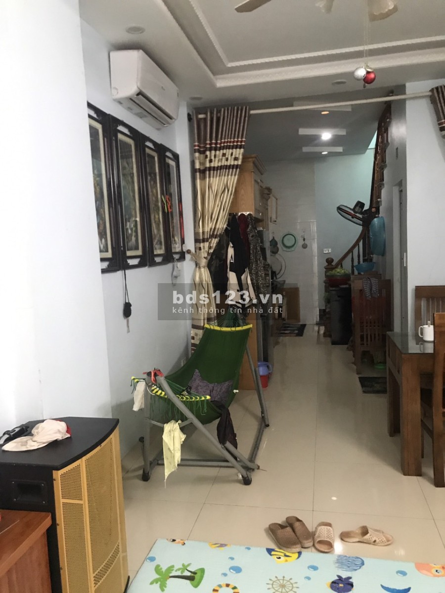 Bán Nhà Song Phương diện tích 40m2 đúc 4 tầng ngõ nông ô tô đỗ giá bán 1.9 tỉ sổ sẵn