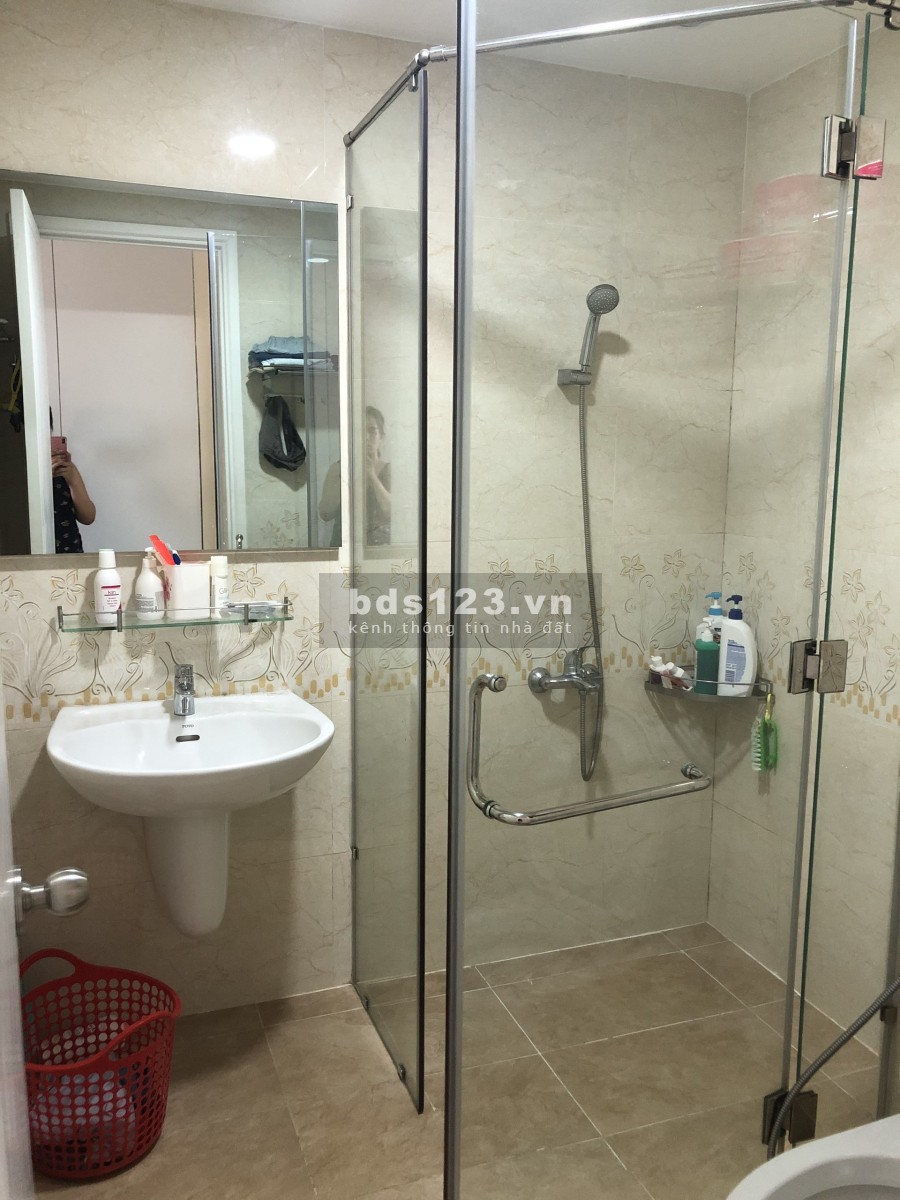 Tôi cần bán nhanh căn hộ Lucky Palace Quận 6. 2pn 2wc có sổ hồng riêng, giá tốt chính chủ