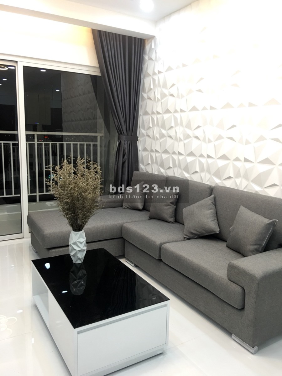 Hàng hiếm chung cư Sunrise City North dtsd 65m2, 2 pn có ban công giá bán 3.35 tỷ, lhcc