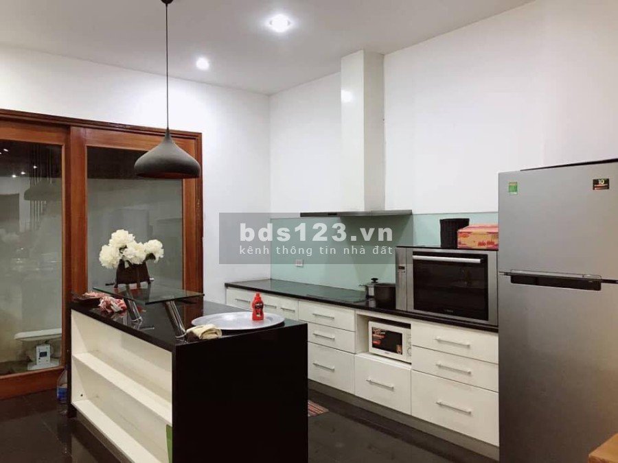 Bán nhà lô góc ô tô tránh cách 5m, xe ra vào thoải mái nhà đẹp ở ngay, đúc 5 tầng mới nguyên