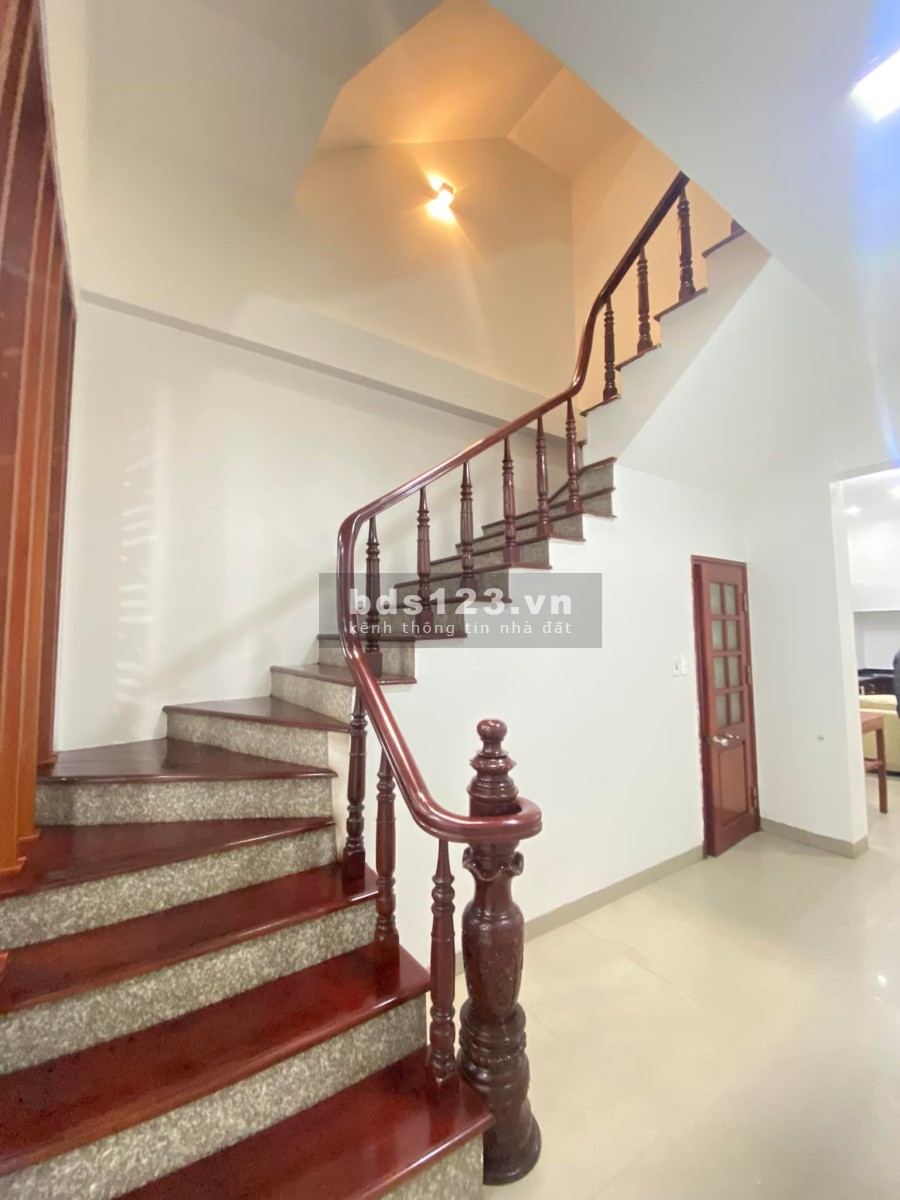 Bán nhà liền kề khu đô thị Văn Phú ô tô đỗ cửa, giá bán chỉ12,5 tỷ bàn giao vào ở được ngay