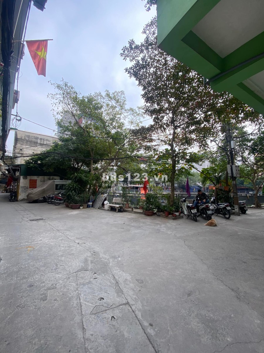 Nhà đẹp vừa ở vừa cho thuê ô chờ thang máy, ô tô đỗ cửa, ô tô dừng đỗ, gần hồ điều hoà