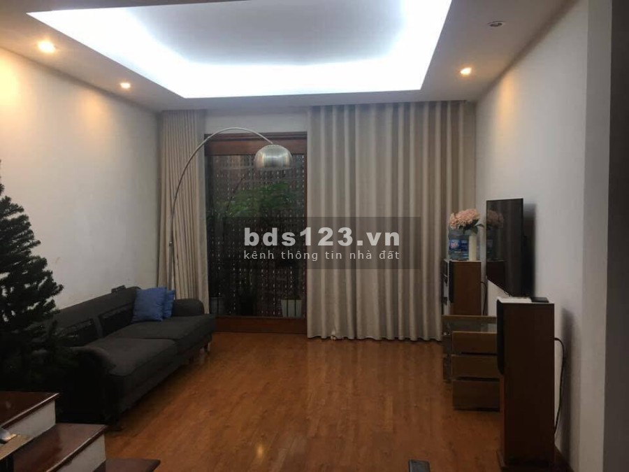 Bán nhà lô góc ô tô tránh cách 5m, xe ra vào thoải mái nhà đẹp ở ngay, đúc 5 tầng mới nguyên