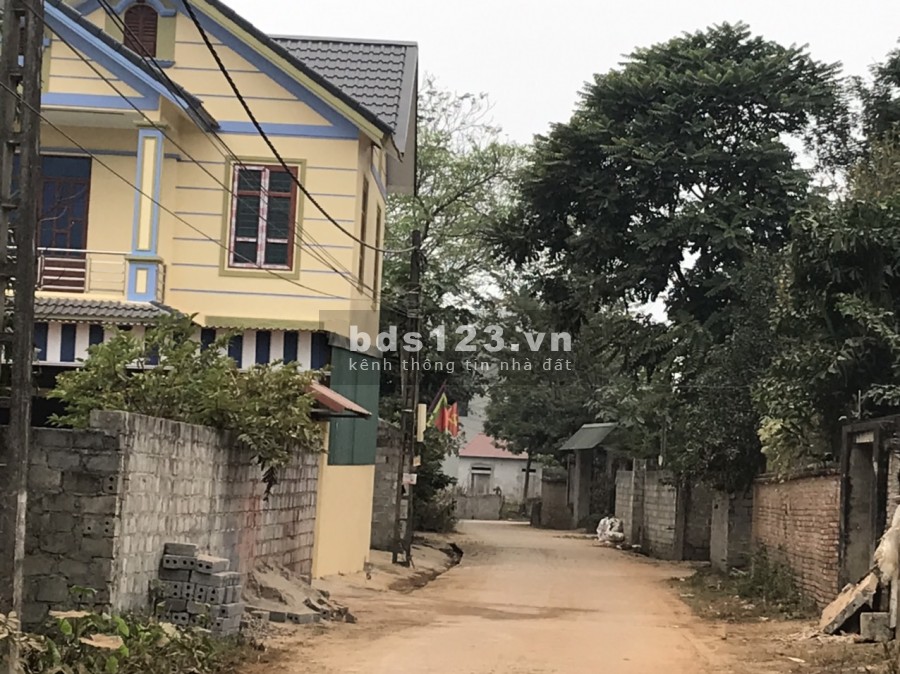Chính chủ gửi bán lô đất diện tích 328m2 full thổ cư tại Đông Yên Quốc Oai lh 0963050884