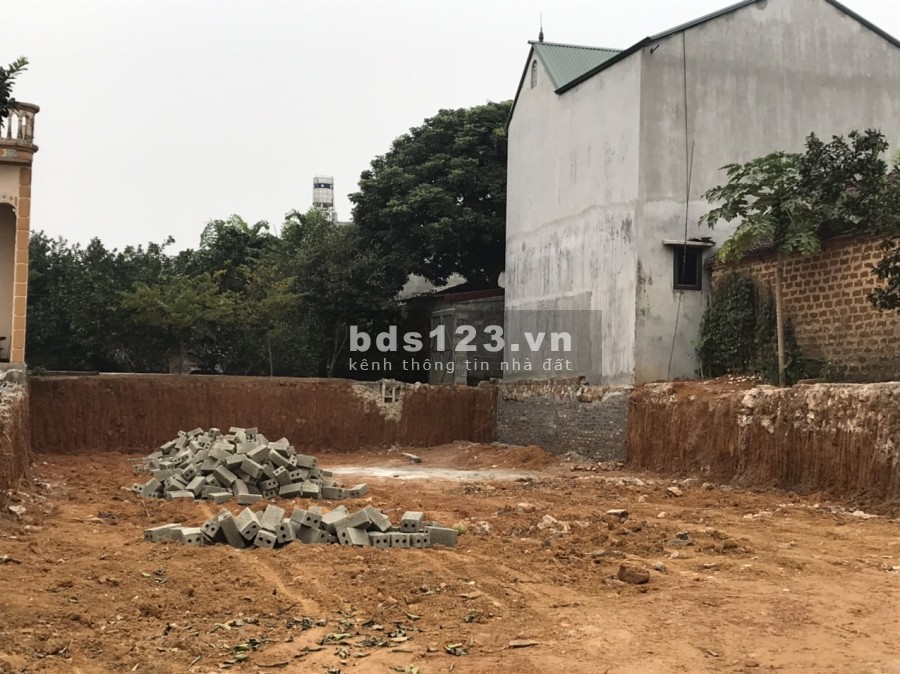 Chính chủ gửi bán lô đất diện tích 328m2 full thổ cư tại Đông Yên Quốc Oai lh 0963050884