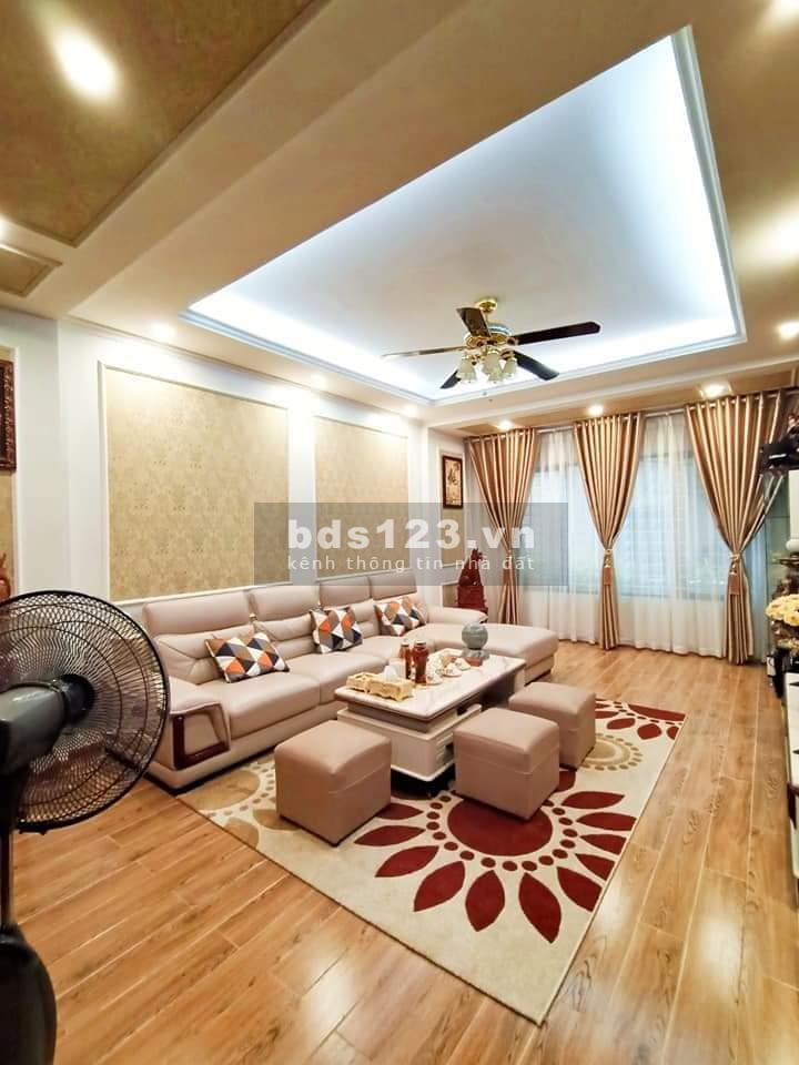 Đường Láng 3 bước ra mặt phố diện tích sử dụng 120m2 mặt tiền 6.5m giá bán chỉ 9.5 tỷ
