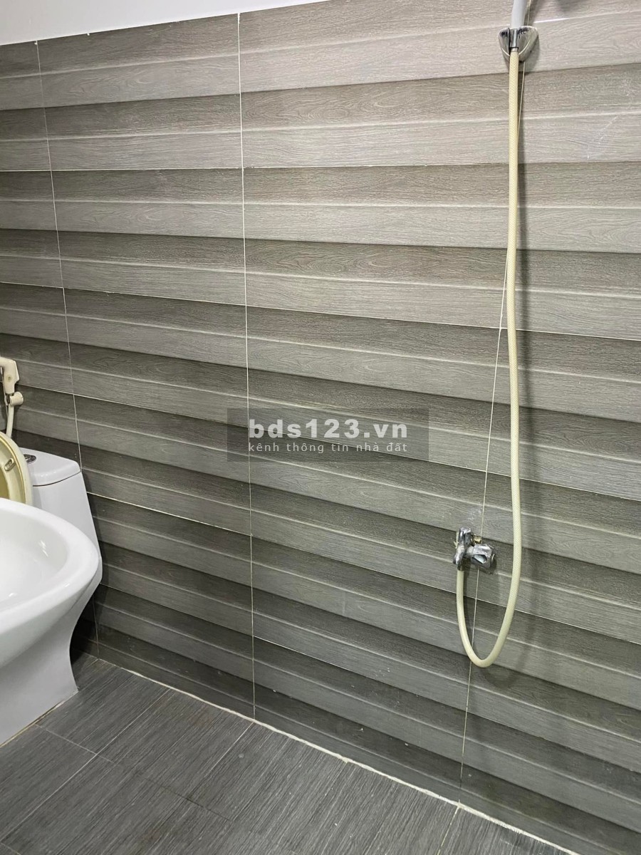 Nhà nguyên căn mới Kit 3 tầng đúc nở hậu, pháp lí chuẩn, giá bán chỉ 2.75 tỷ, sổ chính chủ