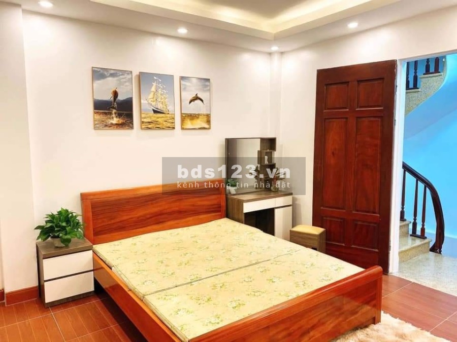 Đường Láng 3 bước ra mặt phố diện tích sử dụng 120m2 mặt tiền 6.5m giá bán chỉ 9.5 tỷ