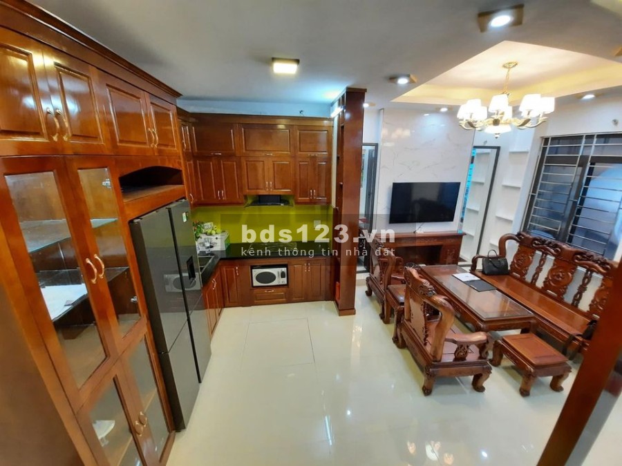Đường Láng 3 bước ra mặt phố diện tích sử dụng 120m2 mặt tiền 6.5m giá bán chỉ 9.5 tỷ
