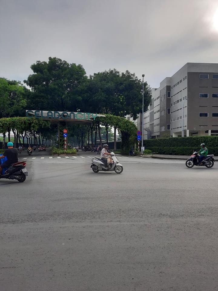 TT Quận Tân Phú, HXT, xe hơi ngủ trong nhà đúc 64m2 3 tầng BTCT, hoàn công đầy đủ nhanh kẹt ăn tết