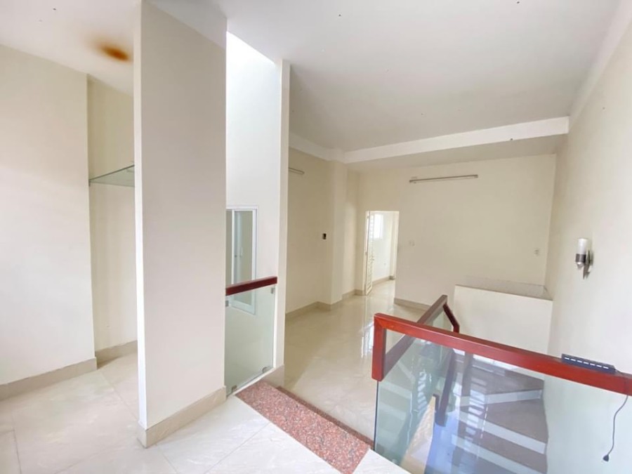 TT Quận Tân Phú, HXT, xe hơi ngủ trong nhà đúc 64m2 3 tầng BTCT, hoàn công đầy đủ nhanh kẹt ăn tết