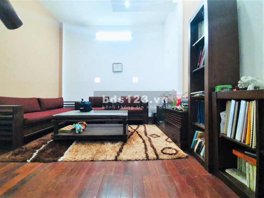 Bán nhà phố Trung Kính Cầu Giấy diện tích 3.7 tỷ, cần bsn gấp nhà đẹp khu Vip