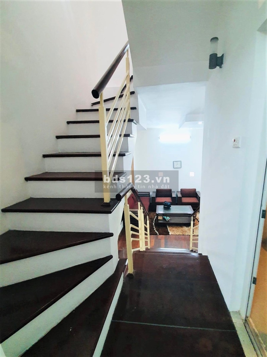 Bán nhà phố Trung Kính Cầu Giấy diện tích 3.7 tỷ, cần bsn gấp nhà đẹp khu Vip