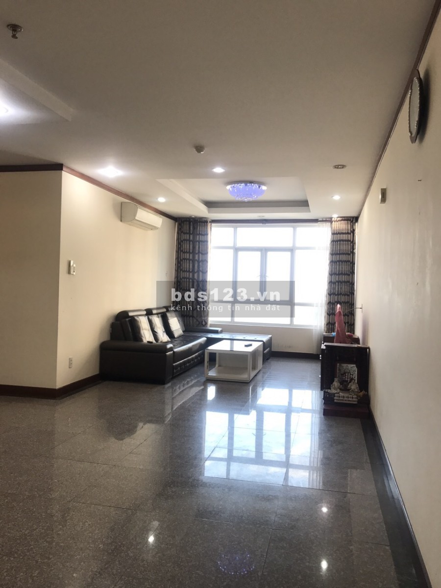 Tôi cần tiền nên muốn bán nhanh căn hộ trong chung cư Giai Việt Hoàng Anh, số 856 Tạ Quang Bửu