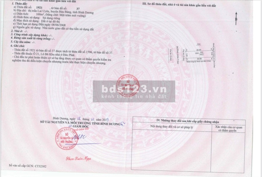 Cần bán lô đất mặt nhựa 15m, ngang 8m, sâu 22m, mình đã tách thành 2 sổ hòng riêng