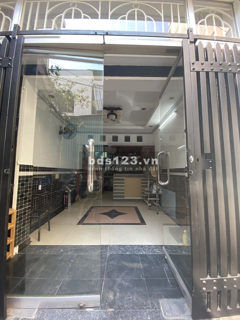 Bán nhà trung tâm Quận 4, đường Tôn Thất Thuyết, bao rộng thoáng, giá bán 3 tỷ, lhcc