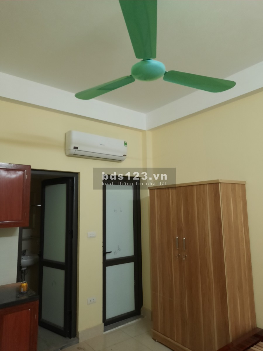 Phòng trọ mới xây có thang máy, ban công thoáng mát khu dân cư đông đúc, giờ tự do