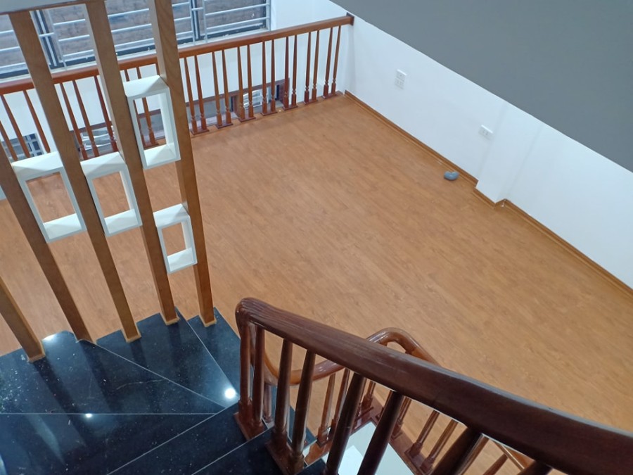 Bán nhà đẹp Giáp Bát thoáng mát ô tô đỗ cổng, diện tích 31m2, 5 tầng, giá bán 3.75 tỷ, lhcc