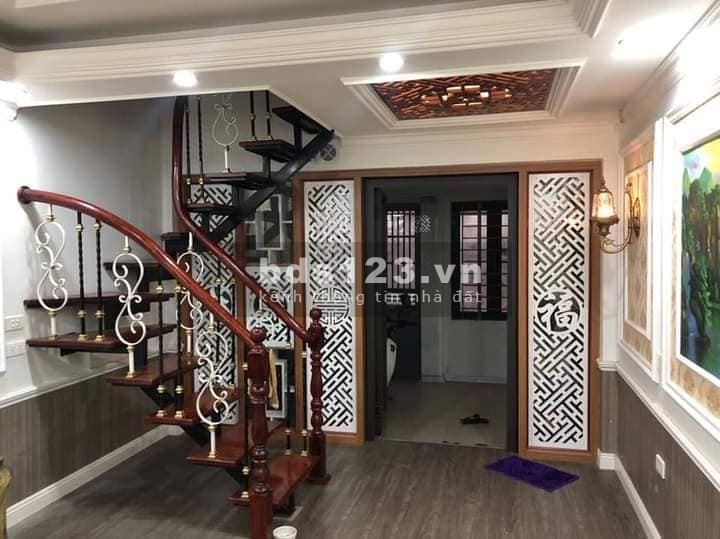 Bán nhà nguyên căn Định Công Thượng diện tích 33m2, mt 3.5m, 2 tầng, giá 3.2 tỷ, SĐCC