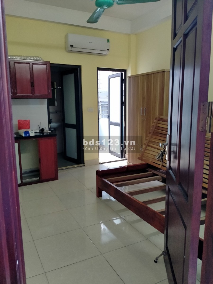 Phòng trọ mới xây có thang máy, ban công thoáng mát khu dân cư đông đúc, giờ tự do
