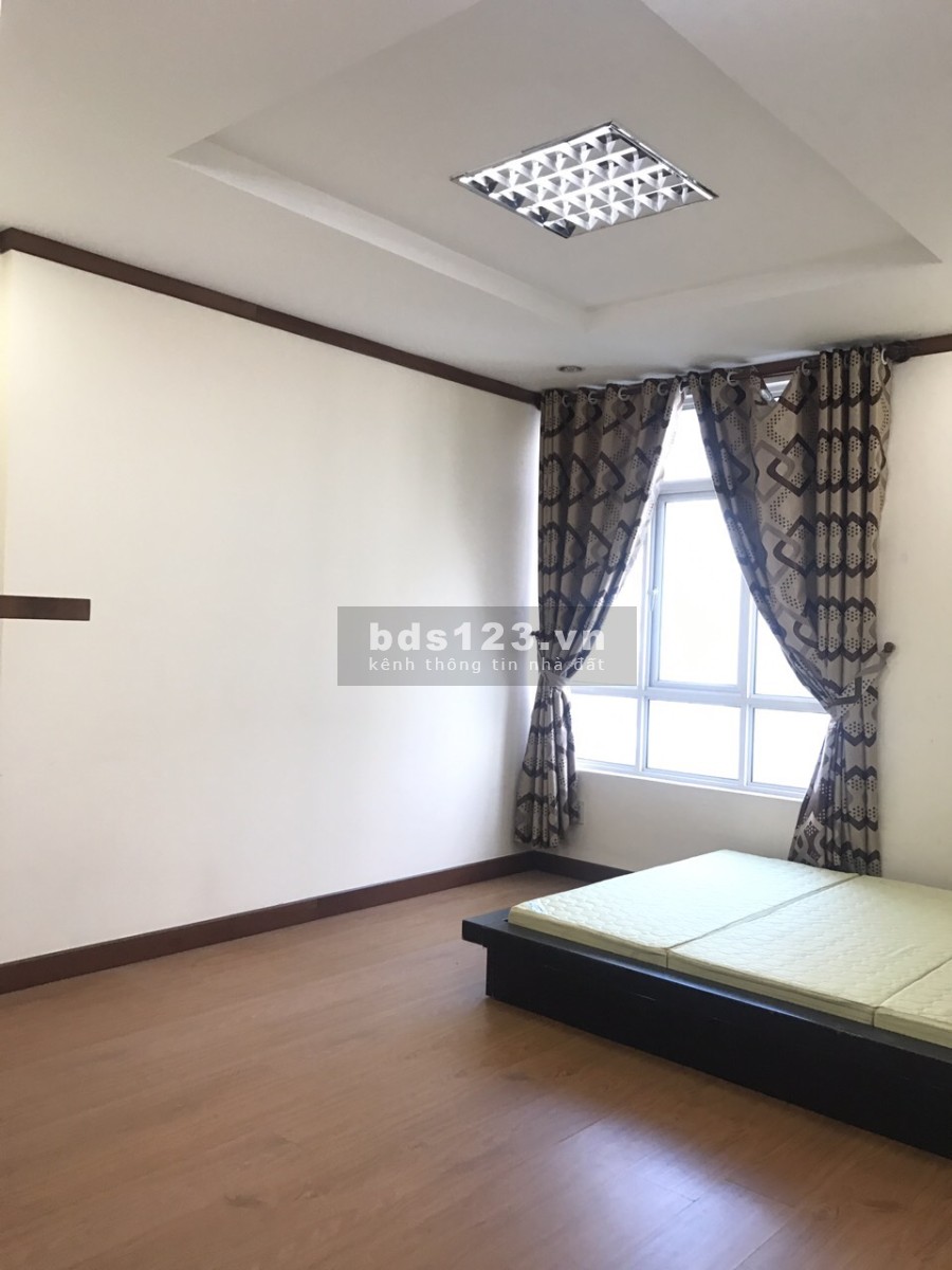Tôi cần tiền nên muốn bán nhanh căn hộ trong chung cư Giai Việt Hoàng Anh, số 856 Tạ Quang Bửu